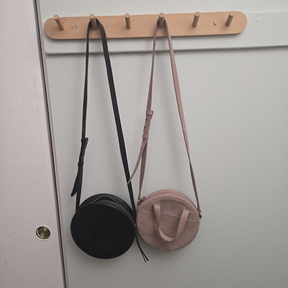 Madewell Black Round Crossbody Bag - Picture 6 of 6